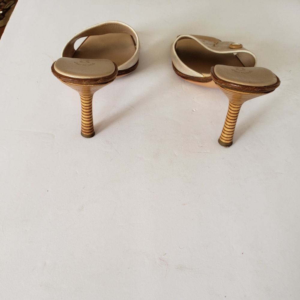 CHANEL BEIGE AND WHITE TRAVEL LINE SLIPPERS.. - Picture 5 of 7